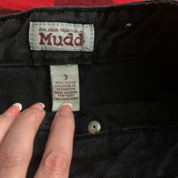 SOLD ON MERCARI ❤️ Mudd shorts Sz 3 - Picture 3 of 3